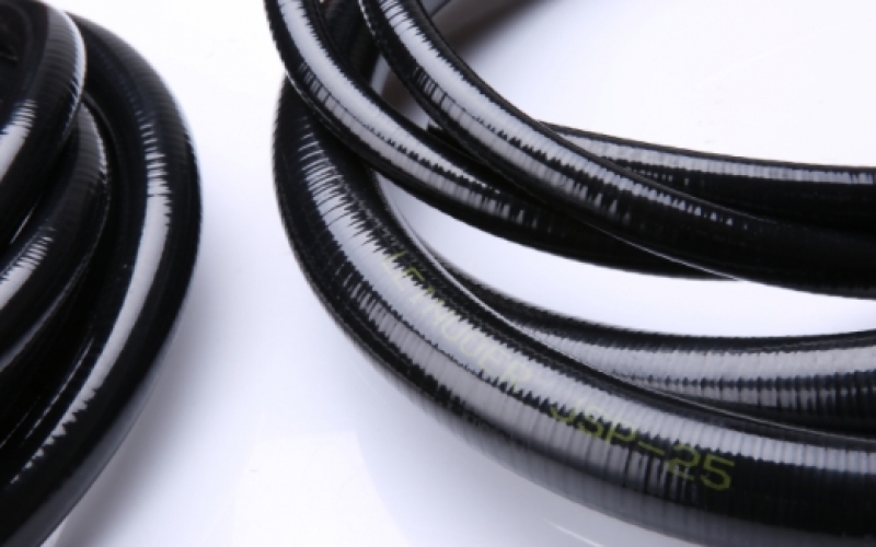 食品機(jī)械頻繁清潔，什么軟管耐沖又耐腐蝕？